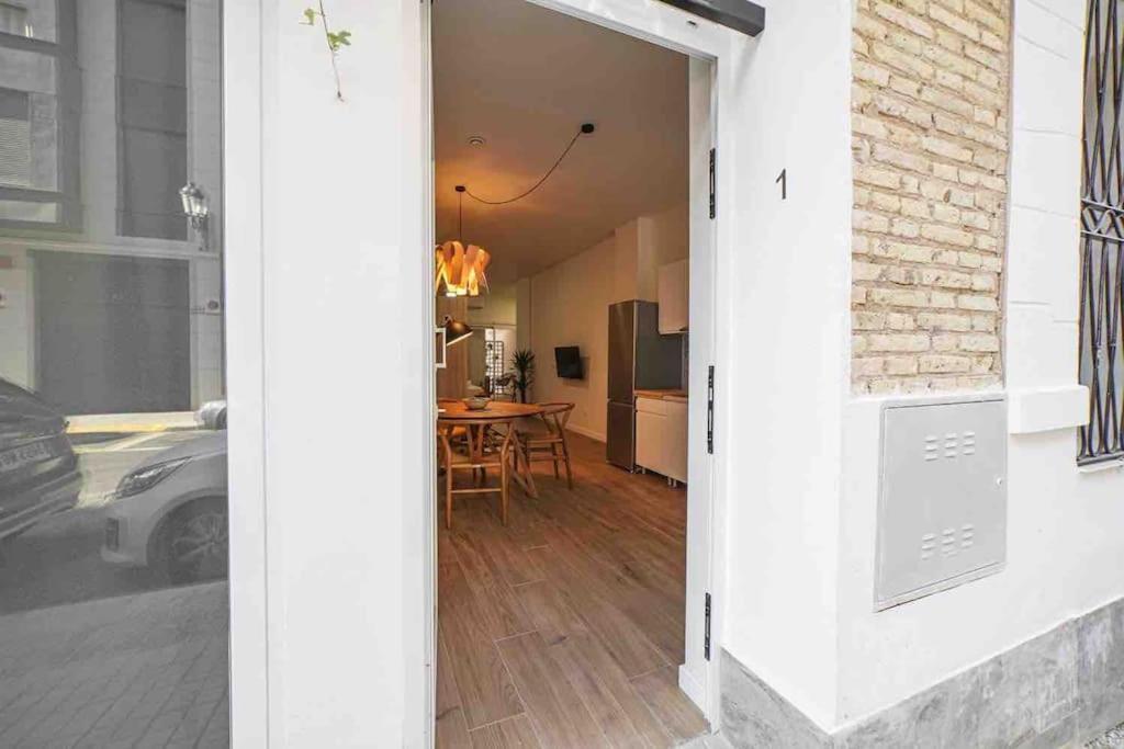 Studio Chic Avec Terrasse, Lumineux Et Calme 1 فالنسيا المظهر الخارجي الصورة