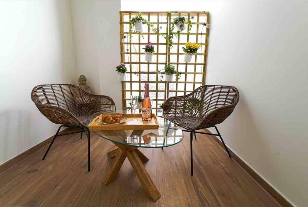 Studio Chic Avec Terrasse, Lumineux Et Calme 1 فالنسيا المظهر الخارجي الصورة